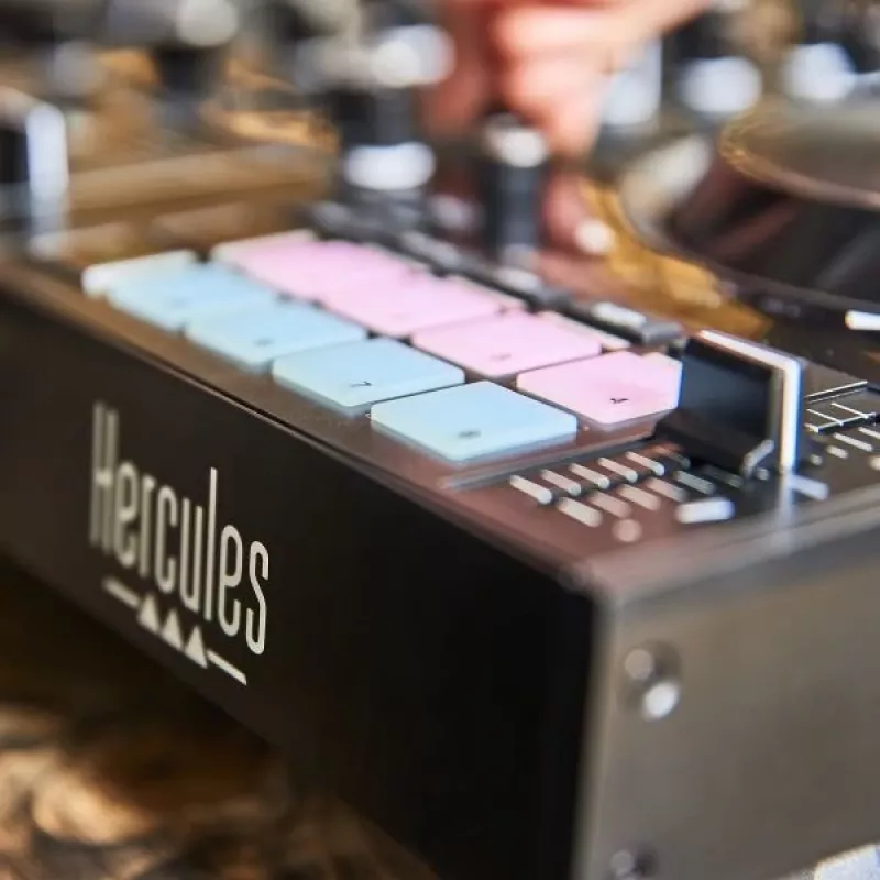 Hercules Inpulse 500 Digital Vinyl System (DVS) scratcher Melns