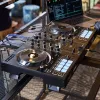 Hercules Inpulse 500 Digital Vinyl System (DVS) scratcher Melns
