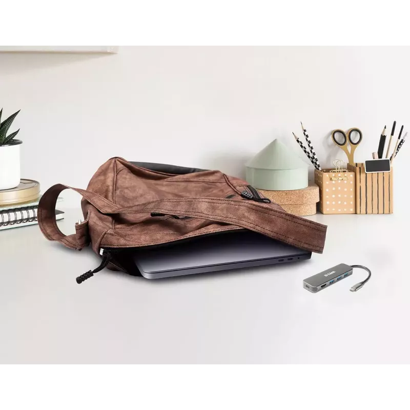 D-Link 5-in-1 USB-C centrmezgls ar HDMI/jaudas piegādi