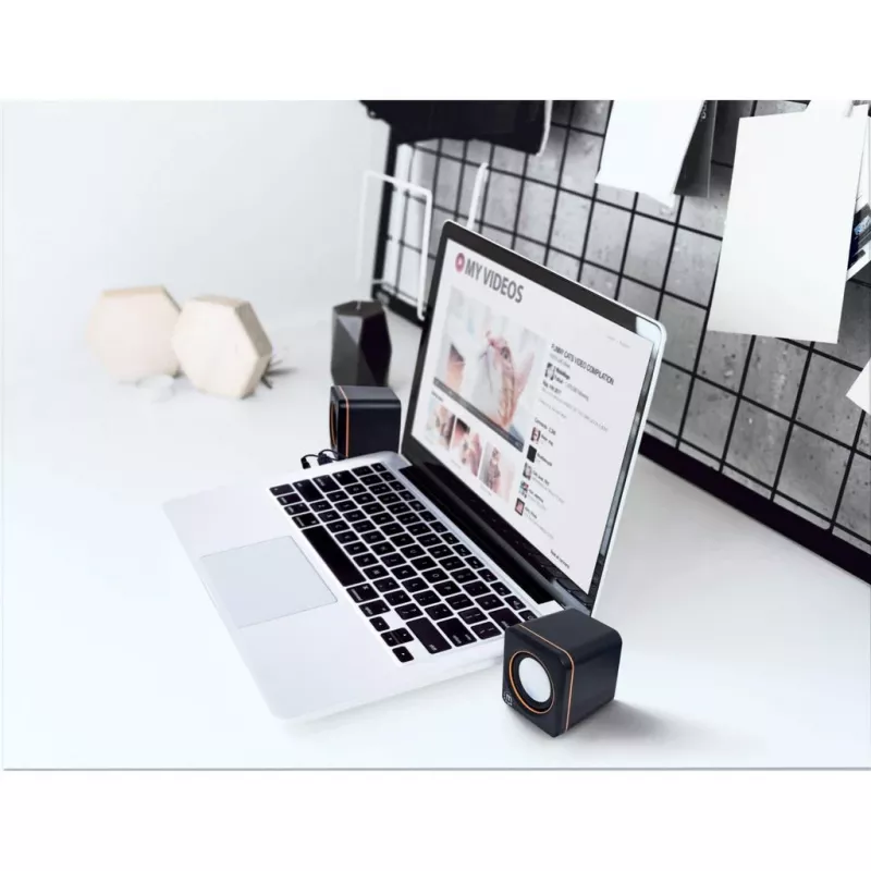 Manhattan 2600 Series Speaker System, Small Size, Big Sound, Two Speakers, Stereo, USB power, Output: 2x 3W, 3.5mm plug for sound, In-Line volume control, kabelis 0.9m, Melns, Three Year Warranty