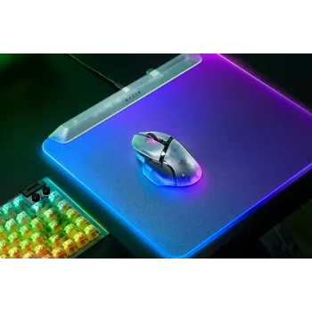 Spēļu pele Razer Basilisk V3 Pro 35K Phantom balta Edition — spēļu virsma optimizēta optiskajām un lāzera pelēm