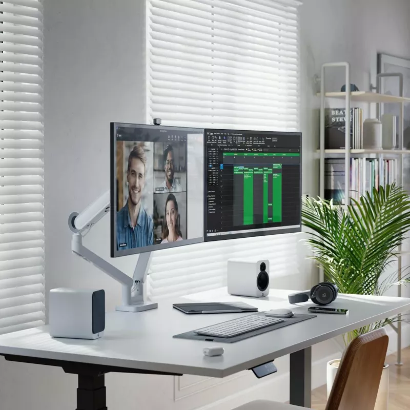 ALOGIC galda monitors - Clarity Max Touch - 32 collu skārienekrāns - 3840x2160 (4K UHD) ar USB-C barošanas padevi un tīmekļa kameru