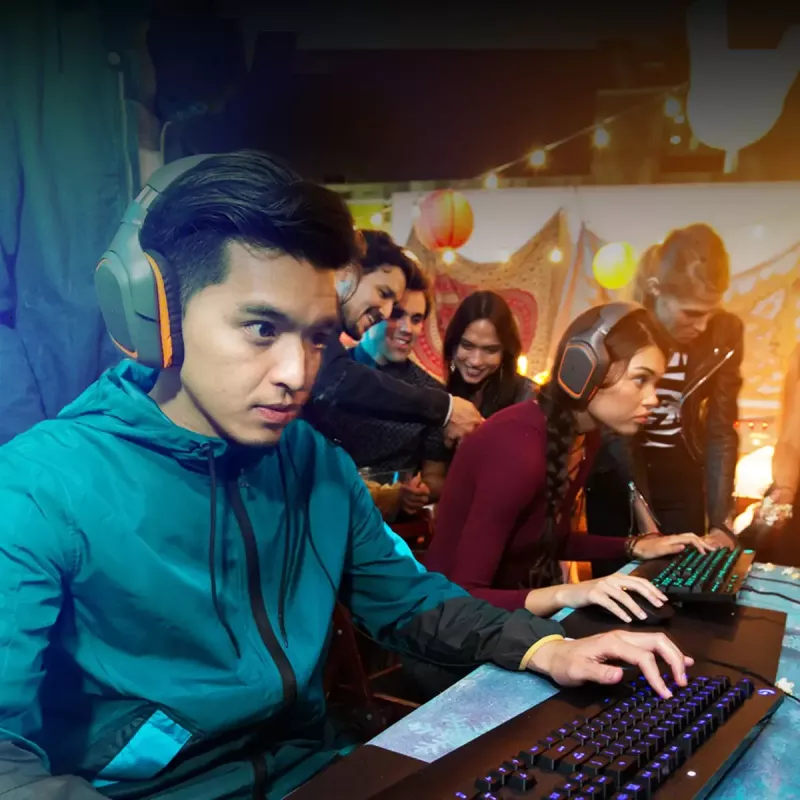 Spēļu tastatūra Logitech G G213 Prodigy pilna izmēra RGB LED vadu