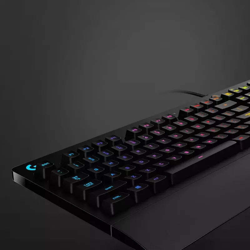 Spēļu tastatūra Logitech G G213 Prodigy pilna izmēra RGB LED vadu