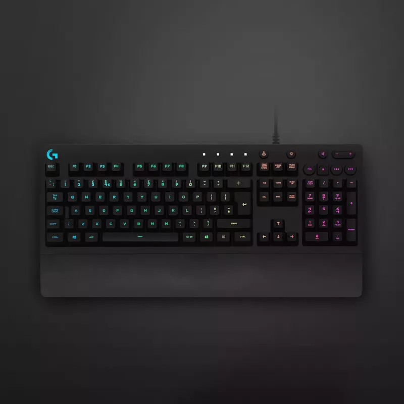 Spēļu tastatūra Logitech G G213 Prodigy pilna izmēra RGB LED vadu