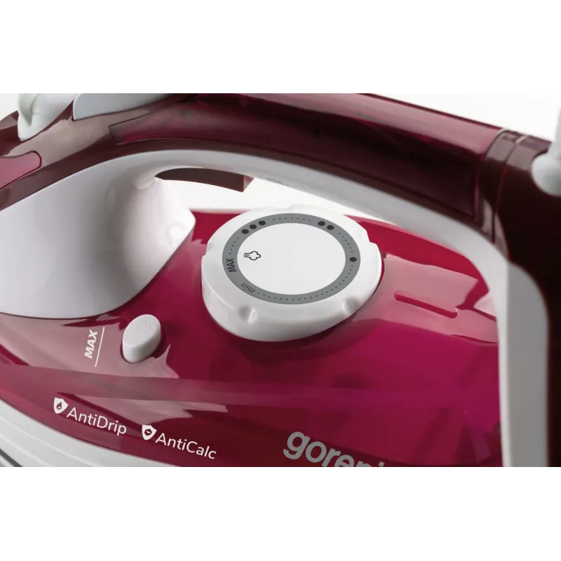 Tvaika gludeklis Gorenje SIH3000RBC — 3000 W, keramiskā zole, 0,4 L ūdens tvertne, 1,6 kg, sarkans
