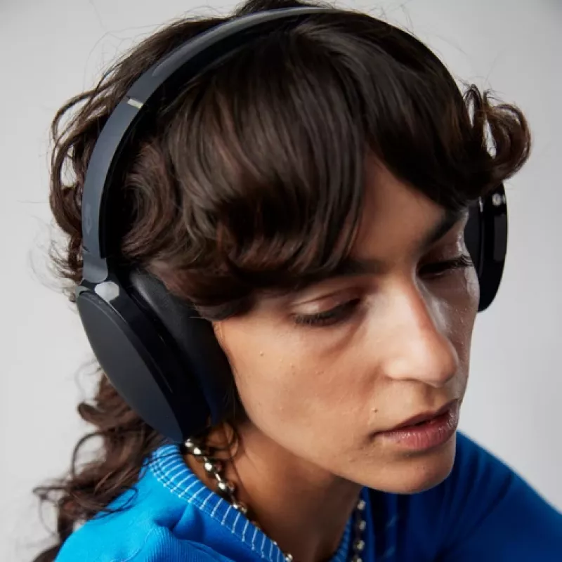Austiņas Skullcandy Hesh ANC — pāri ausīm vadu un bezvadu, Bluetooth 5.0, ANC, USB-C, 22 h atskaņošana, 3,5 mm, melna