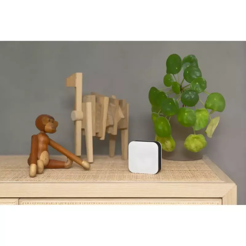 Vides sensors Mill Sense SENSEAIR — bezvadu gaisa kvalitātes, mitruma un temperatūras monitors (ar baterijām, Wi‑Fi, 70×30×70 mm)