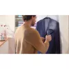 Apģērbu tvaicētājs Philips GC810/20 — 1600 W, 0,23 L ūdens tvertne, 32 g/min nepārtraukta tvaika plūsma, melnā/rozā krāsā