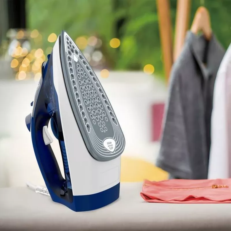 Tefal FV2838 Dry & Steam iron Cerilium soleplate 2400 W Blue, balta