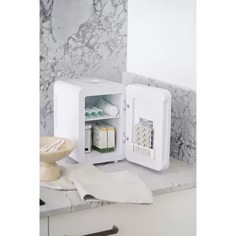 Brīvi stāvošs mini ledusskapis Adler AD 8085, 4 L, labās puses eņģe, spoguļa durvis, 220–240V/12V