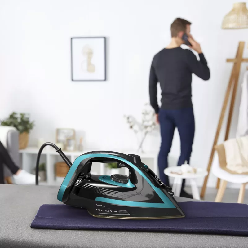 Tefal Puregliss FV8066 gludeklis ar sausu un tvaika gludināšanu, Durilium AirGlide Autoclean zole, 3000 W, melns, zils