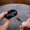 Aizsargmaciņš no ādas FIXED FIXLPM-999-BK austiņām ar MagSafe atbalstu, melns