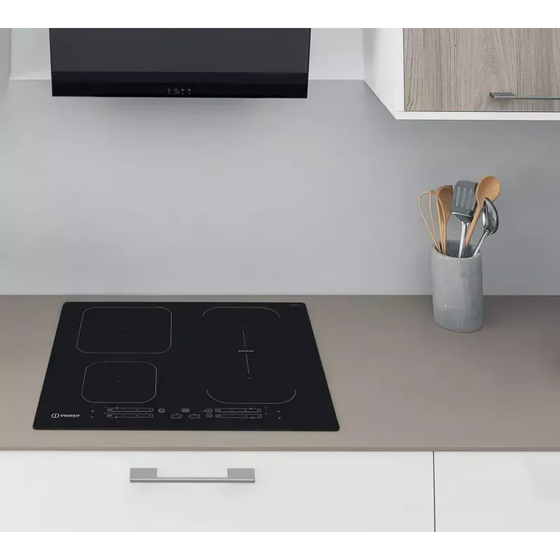 Indesit IB 65B60 NE melna iebūvējama 59 cm zonas indukcijas plīts 4 zonām(-s)
