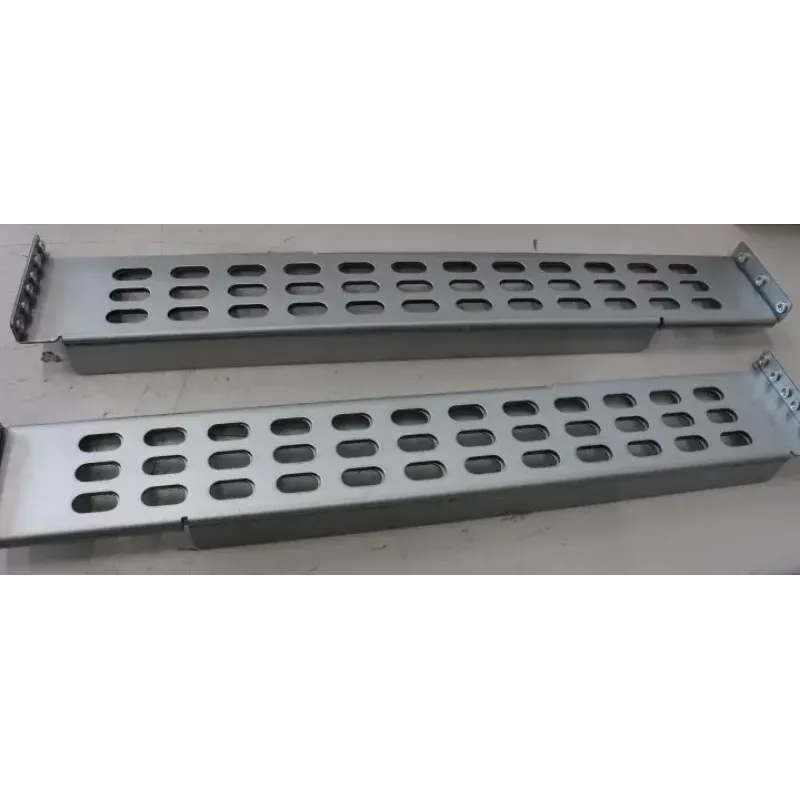 UPS Schneider Electric SMT1500RMI2UNC 1500VA 2U montāža statnē ar 4× IEC C13 kontaktligzdām