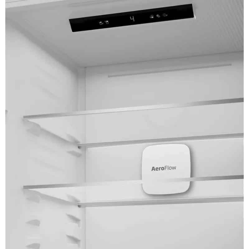 Iebūvējams ledusskapis-salldētava BEKO B3BCNA294HS — kopējais tilpums 270 L, LED displejs, E klase, balts