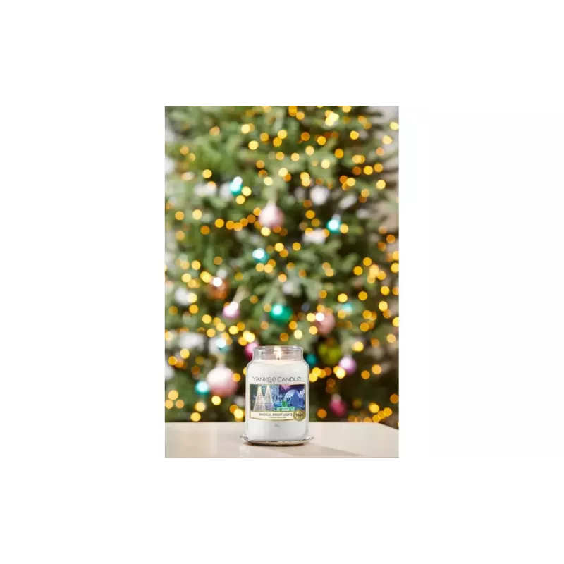 Yankee Candle Signature Magical Bright Lights liela svece burkā, 567 g