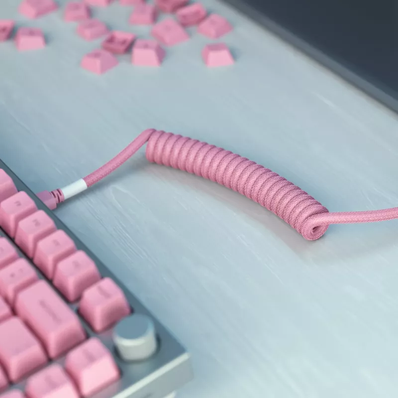 Satīta USB kabeļa GLORIOUS GMMK Pixel Pink 1.5m – noņemams satīts kabelis tastatūrām