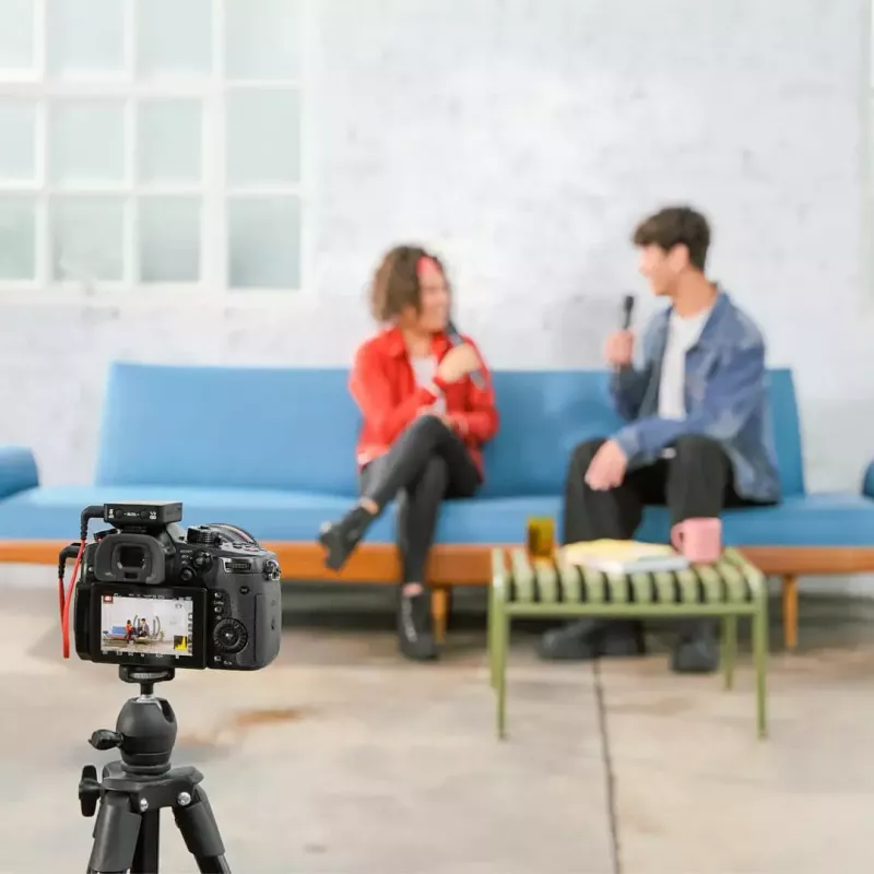 Rokas kondensatora mikrofons RØDE Interview Pro — daudzvirzienu, 48 kHz/32 bitu, 32 GB, bezvadu, līdz 200 m, melns