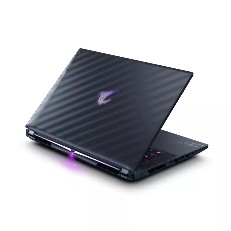 Portatīvais dators GIGABYTE AORUS MASTER 16 40.6 collu Intel Core Ultra 9 32GB 2TB NVIDIA RTX 5080 Windows 11 Pro