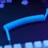 Spirālveida USB kabelis GLORIOUS GMMK Electric Blue — noņemams tastatūras kabelis, leņķa savienotāji
