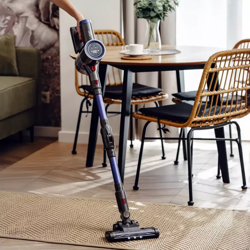 Bezvada putekļsūcējs Adler AD 7061 Allergy-friendly PRO — 22,2 V akumulators, 30 min darbības laiks, 0,8 l bezmaisa putekļu tvertne, EPA12/HEPA13 filtrācija, 350 W maks., melns
