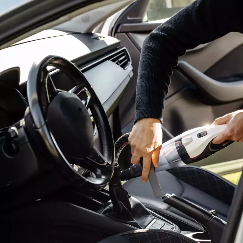 Auto putekļsūcējs Adler AD 7059 — 12 V, 5500 Pa sūkšanas jauda, 3600 mAh akumulators, 0,45 L putekļu tvertne bez maisiņa, mazgājams filtrs, 5 m vads, 610 g