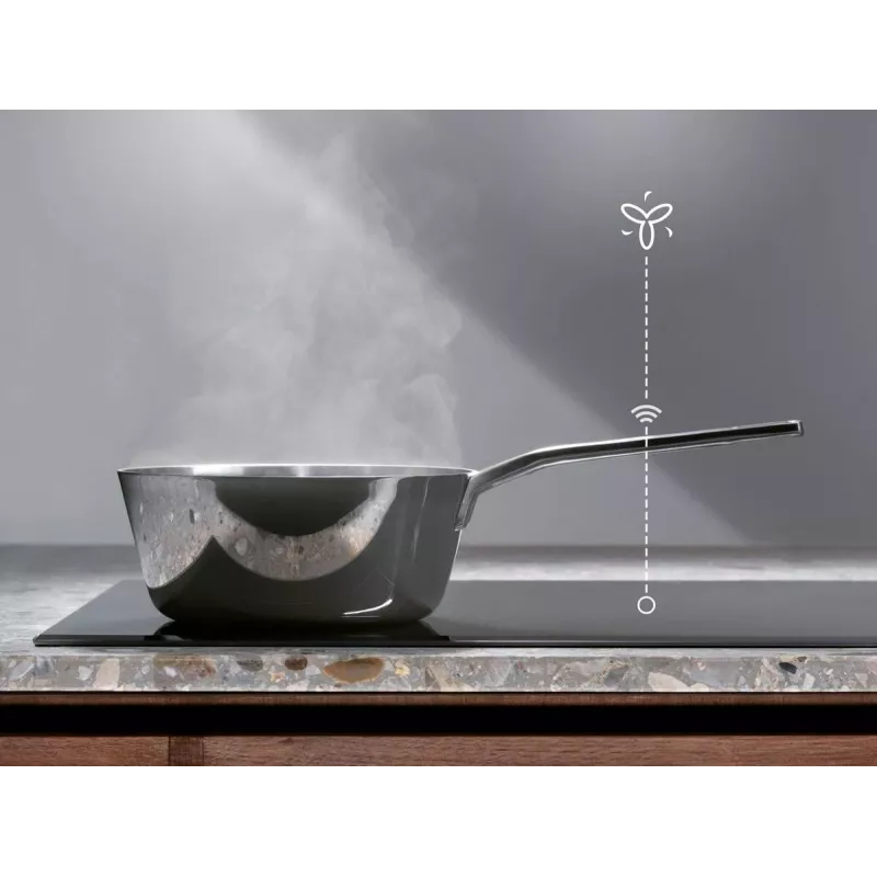 Electrolux Serie 700 EIS62453 Melns Built-in 60 cm Zone induction hob 4 zone(s)