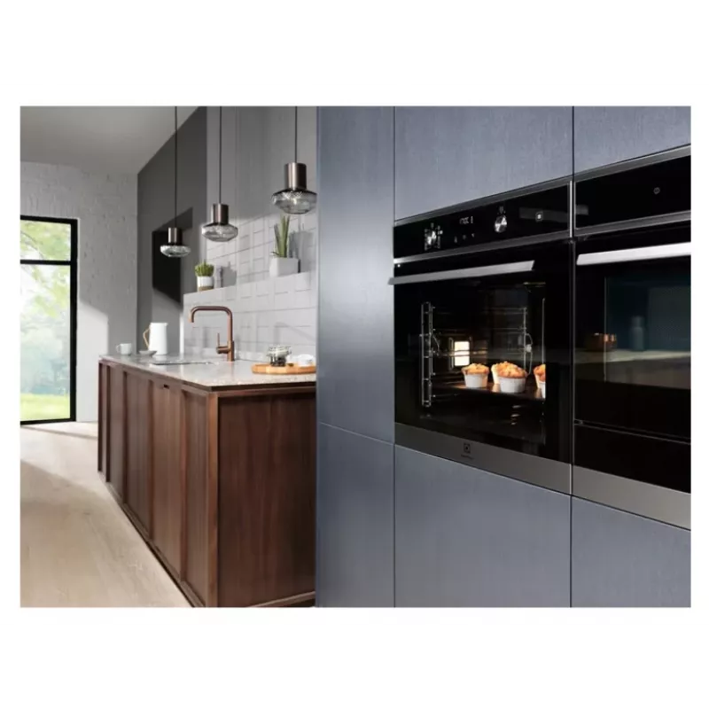 Iebūvējamā elektriskā cepeškrāsns Electrolux EOD4P57H — 72 L, pirolītiskā pašattīrīšanās, tvaika un konvekcijas režīms, grils 2300 W, melna
