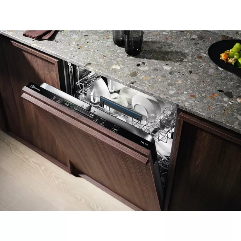 Pilnībā iebūvējamā trauku mazgājamā mašīna Electrolux QuickSelect 13 EEQ47210L — 13 galda piederumu komplekti, 60 cm, AirDry, 8 programmas