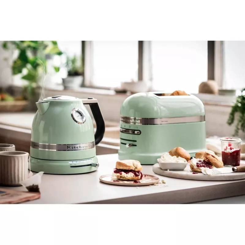 KitchenAid 5KEK1522EPT elektriskā tējkanna 1,5 l 2400 W melna, zaļa, nerūsējošais tērauds
