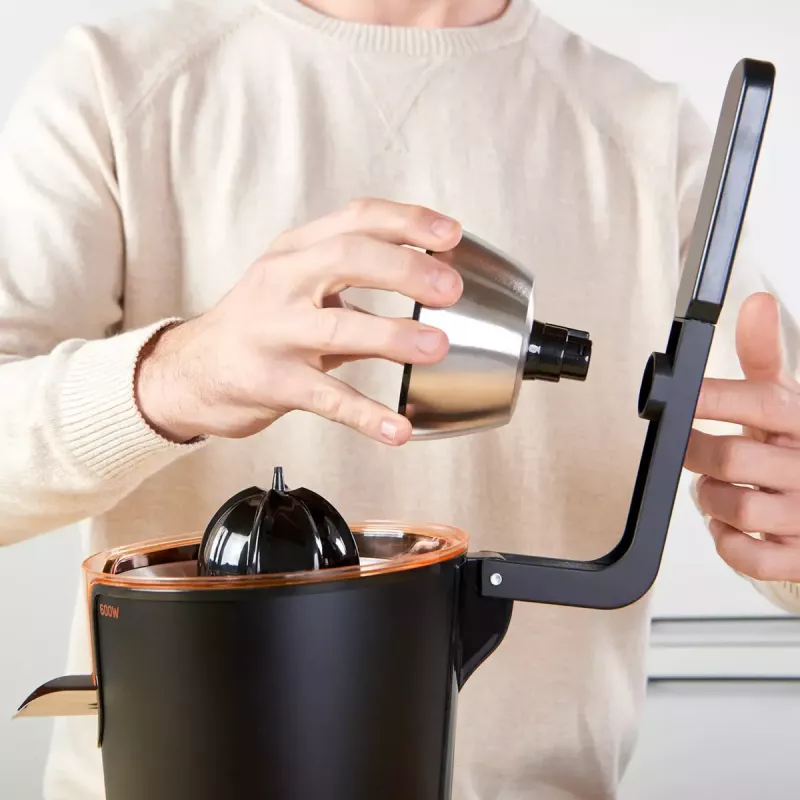 Centrbēdzes sulu spiede Taurus Easy Press 600 — 600 W, 0,65 L sulas trauks, nerūsējošā tērauda korpuss, pretpilēšanas funkcija