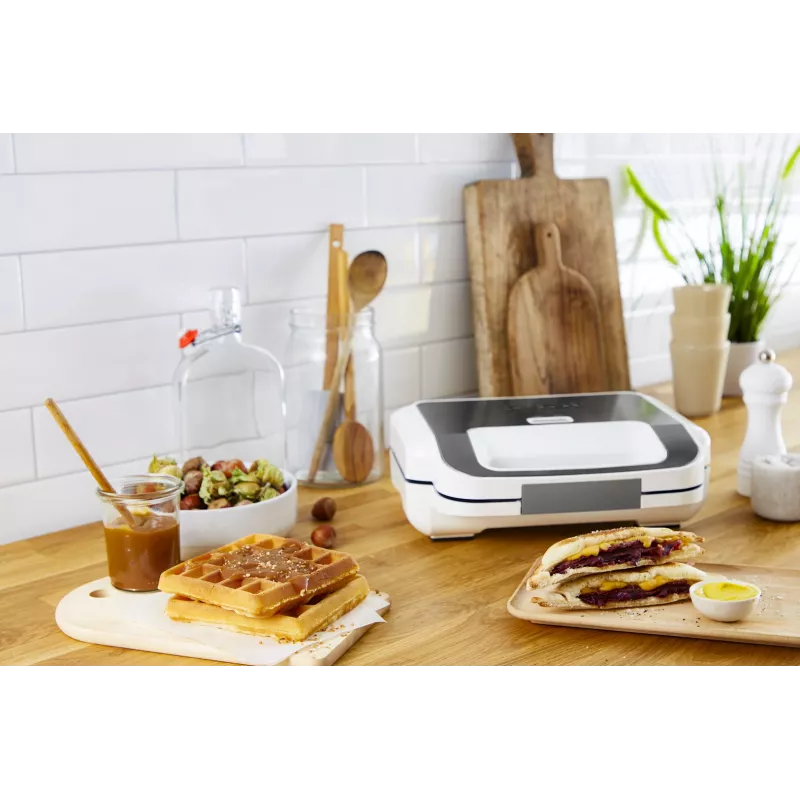 Sendviču cepējs Tefal SW7011 — 850 W, nerūsējošais tērauds un balta, kompakts 238×276×98 mm