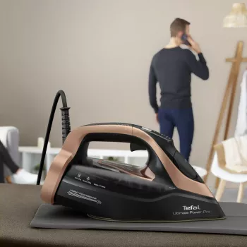 Tefal Ultimate Power Pro FV9E50 sausais un tvaika gludeklis, Durilium AirGlide Autoclean zole, 3200 W, melns, varš