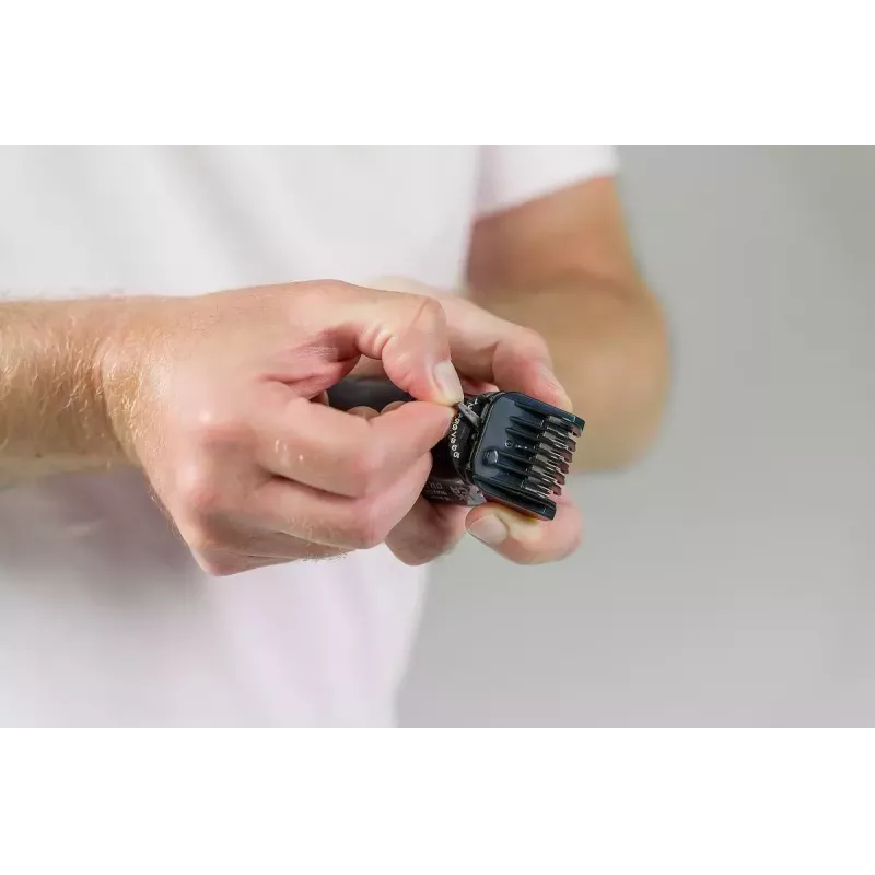 Matu griežamā mašīnīte Wahl Extreme Grip AC/Battery, bezvada, Li‑Ion, 240 min darbības laiks, 12 garuma pakāpieni, nerūsējošā tērauda asmens, griešanas platums 3 cm, melna