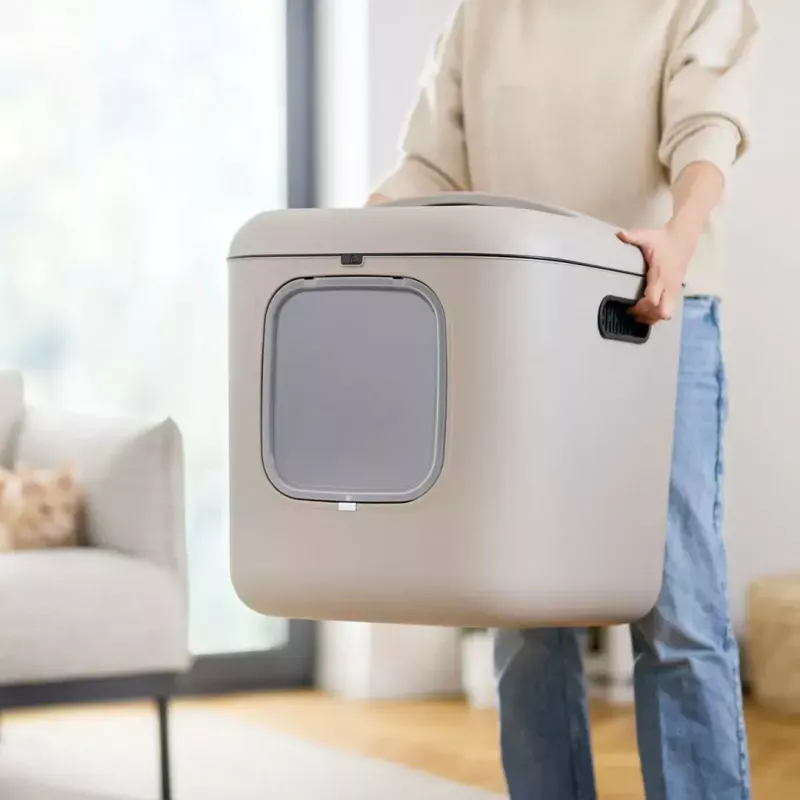 Kaku kaste Rotho Biala XL Cappuccino — plastmasas kaķu tualetes paplāte ar oglekļa filtru, pakarināšanas atveri, 499×614×576 mm, 2,5 kg