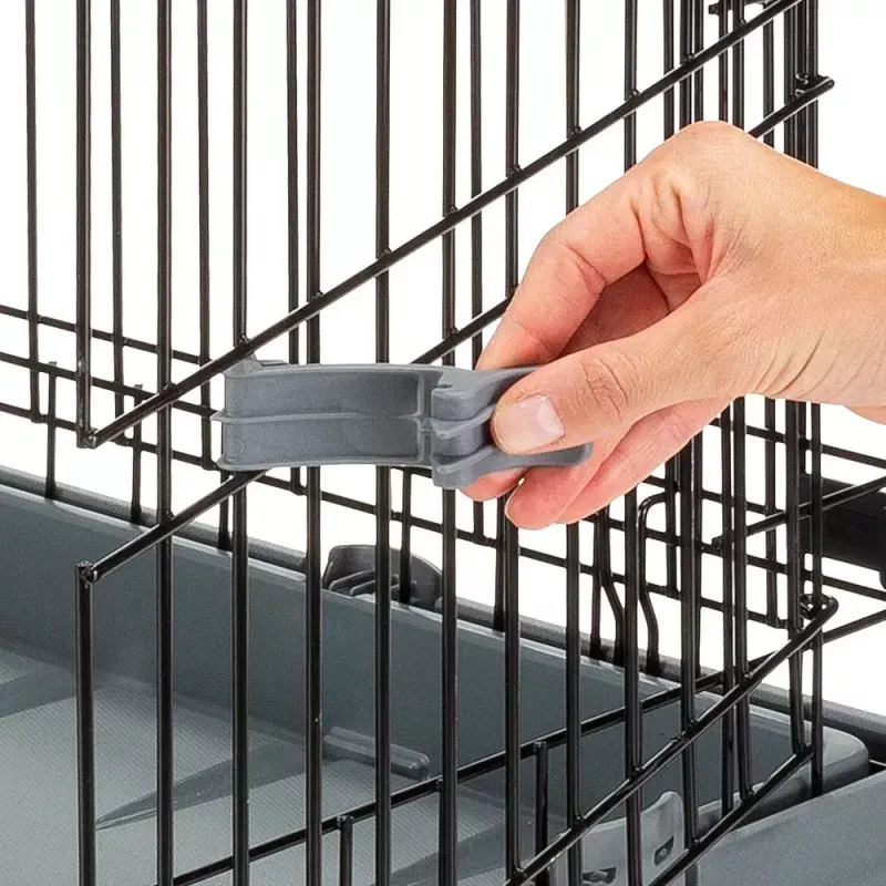 Cietā mājdzīvnieku pārnēsājamā būra FERPLAST Superior 770×510×550 mm — metāla/plastmasas būris maziem suņiem 5–9,9 kg, melns