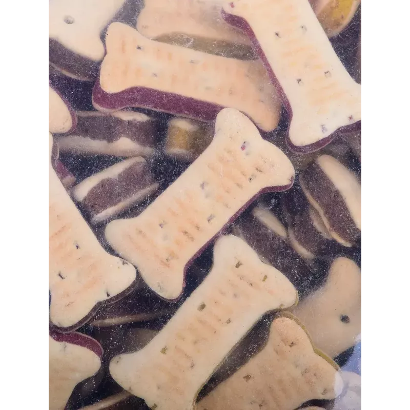 Suņu apmācības kārumi MACED Cube Cookies Mini Mix 1 kg — dažādi mini kubu cepumi, ar mājputnu garšu maisījums