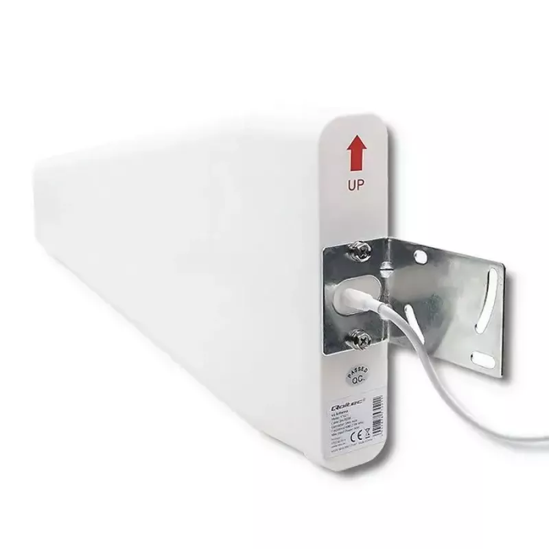 Āra 4G LTE antena QOLTEC 57021 — 18 dBi pastiprinājums, 600–2700 MHz, 50 Ω, 50 W, balts plastmasas korpuss