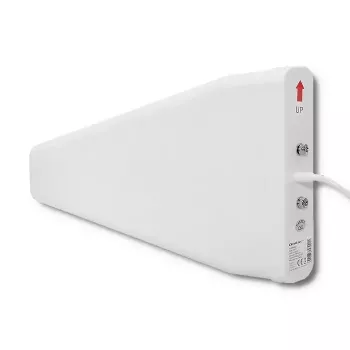 Āra 4G LTE antena QOLTEC 57021 — 18 dBi pastiprinājums, 600–2700 MHz, 50 Ω, 50 W, balts plastmasas korpuss