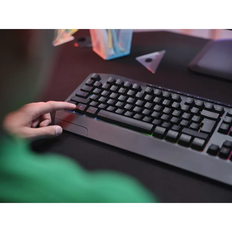 Vadu spēļu klaviatūra TRUST GXT 836 Evocx USB QWERTY US English, RGB fona apgaismojums, plaukstu balsts, 114 taustiņi, 110% izkārtojums