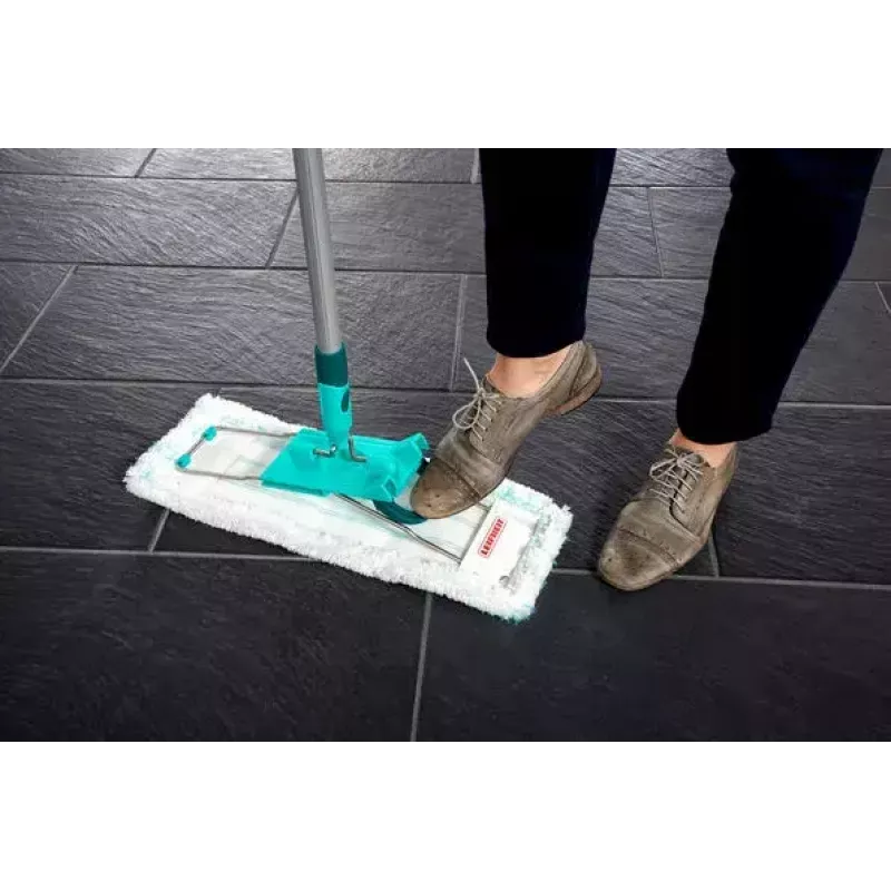 Mop Leifheit 55045 Wet Microfiber — plakans mitrais mops ar mikrošķiedras galviņu grīdu tīrīšanai