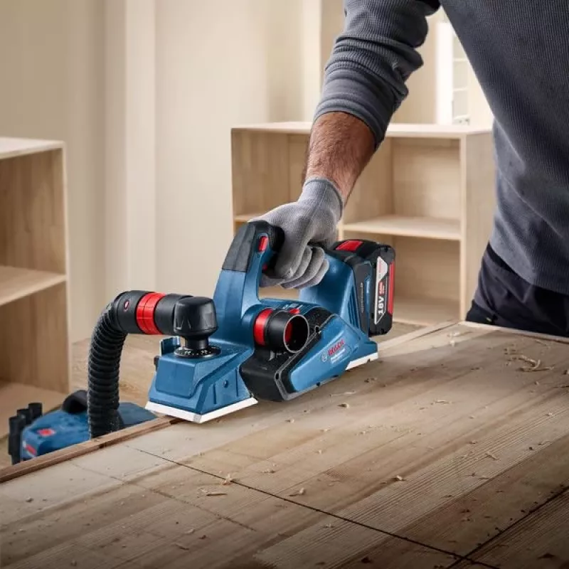 Bosch GHO 185-LI Melns, Zils 14000 RPM
