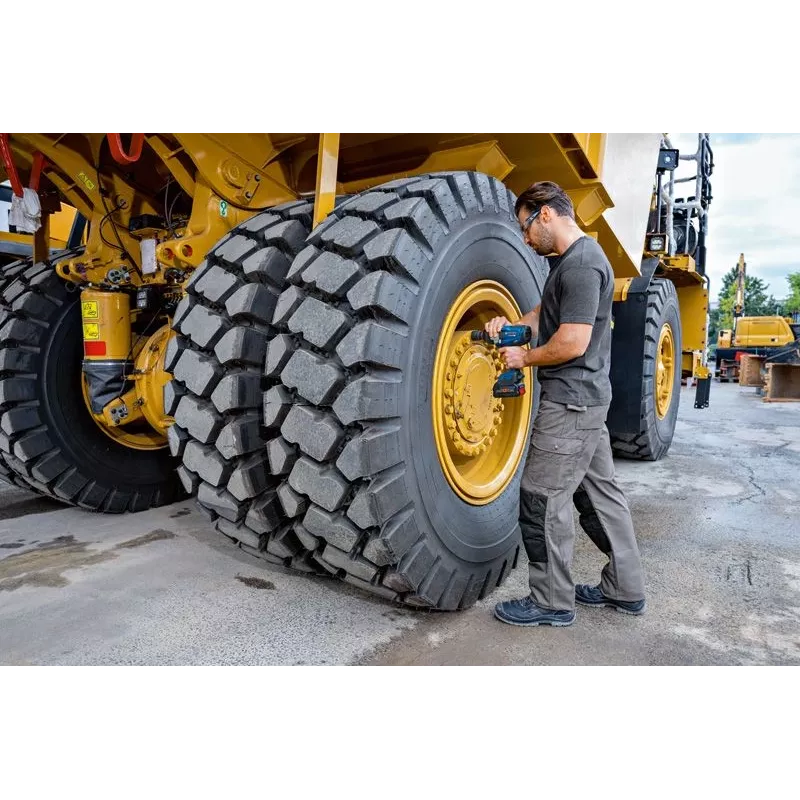 Bezvada triecienuzgriežņatslēga Bosch GDS 18V-1600 HC — griezes moments 1600 Nm, 18V akumulatoru sistēma