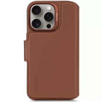 Decoded ādas noņemams maciņa tālruņa vāciņš iPhone 16 Pro — brūns, dabīgā āda, mikrošķiedra, 6,3 collu ekrāns, 3 karšu kabatas