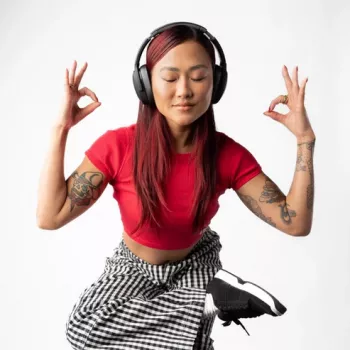 Austiņas Skullcandy Crusher Evo — bezvadu un vadu apkārtauss austiņas, Bluetooth 5.0, 40 h akumulators, USB-C, 3,5 mm, salokāmas, melnas
