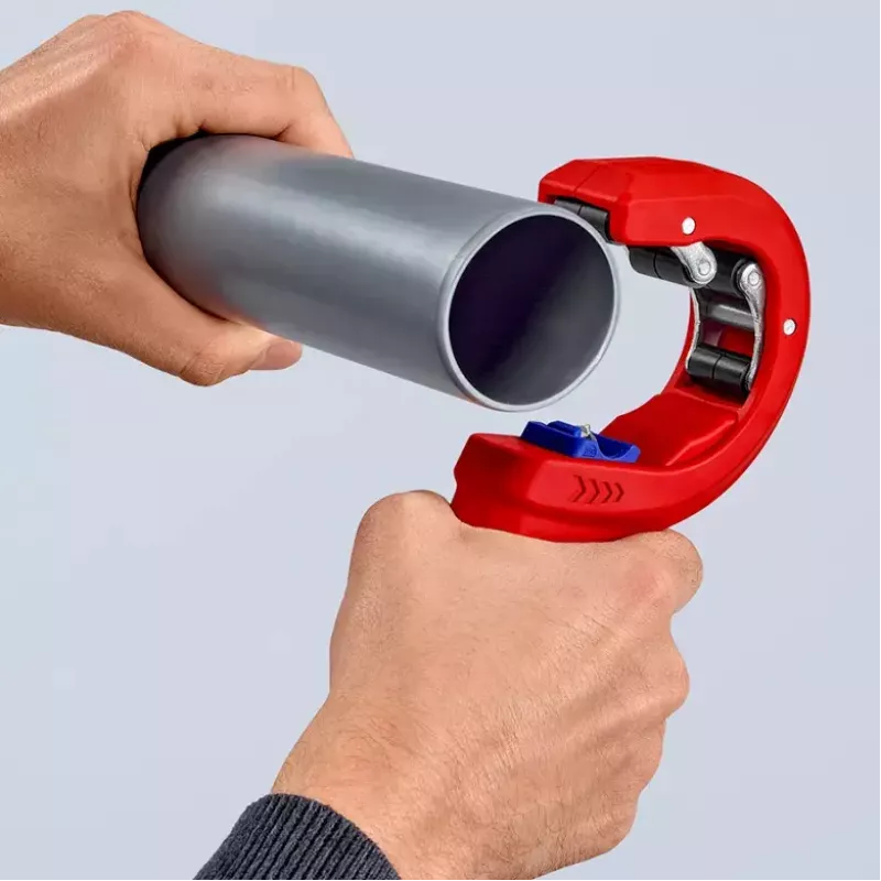 Cauruļu griezējs Knipex 90 23 01 BK tērauda asmens plastmasas rokturis 165mm