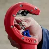 Cauruļu griezējs Knipex 90 23 01 BK tērauda asmens plastmasas rokturis 165mm