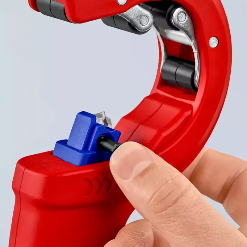 Cauruļu griezējs Knipex 90 23 01 BK tērauda asmens plastmasas rokturis 165mm