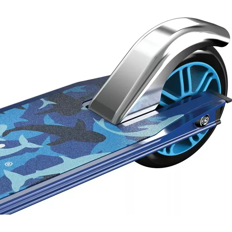 Minamais skrejritenis Razor Model A Shark Camo — salokāms, viegls bērnu/pusaudžu skrejritenis, 2 riteņi, regulējama stūre, maks. slodze 65 kg